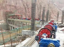 和田地区于田县卷扬式启闭机安装现场