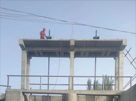 柯柯牙河下游卡尔斯亚沟治理项目-引水闸安装现场