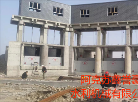 和田地区于田县闸门及启闭机安装完毕