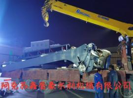 12团回转式清污机装车发货