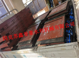 乌什县2025年高标准农田建设项目定型钢闸门装车发货