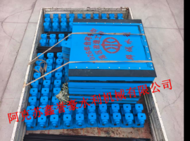拜城县台尔维丘克施工一标，二标，三标启闭机装车发货