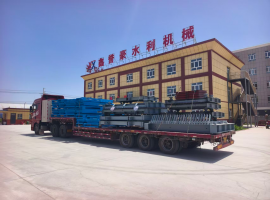 阿克苏地区拜城县布隆乡调蓄池工程钢闸门装车发货