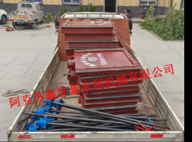 阿克苏地区阿克苏市水资源保障工程二期四标闸门板装车